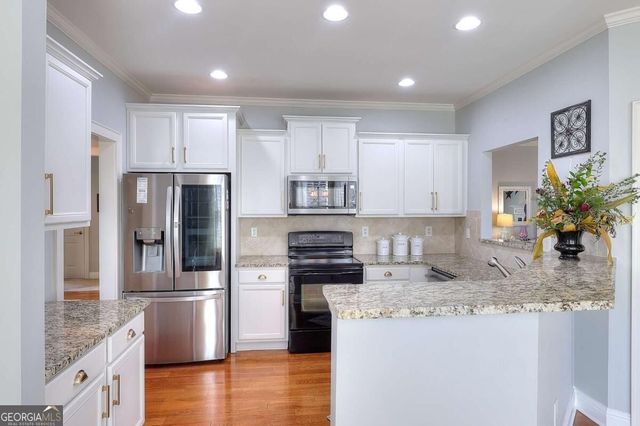 125 Hawthorn Way, Hoschton, GA 30548
