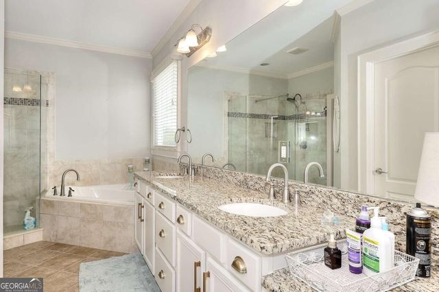 125 Hawthorn Way, Hoschton, GA 30548