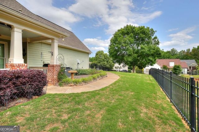 125 Hawthorn Way, Hoschton, GA 30548
