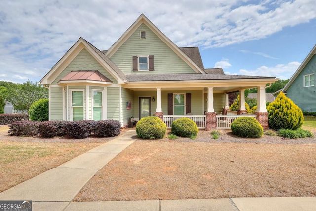 125 Hawthorn Way, Hoschton, GA 30548