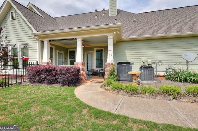 125 Hawthorn Way, Hoschton, GA 30548