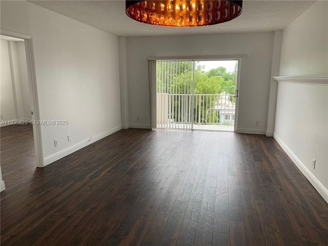 1455 N Treasure Dr 3O, North Bay Village, FL 33141