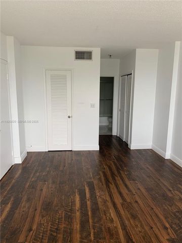 1455 N Treasure Dr 3O, North Bay Village, FL 33141