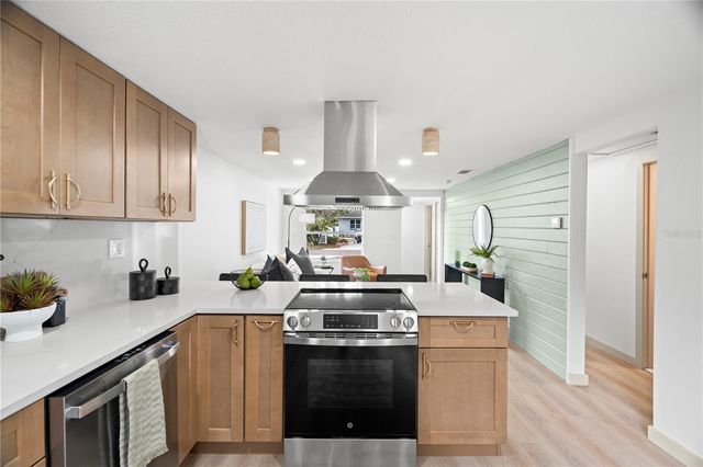 1273 SEDEEVA CIRCLE N, Clearwater, FL 33755