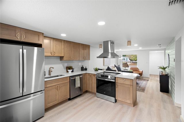 1273 SEDEEVA CIRCLE N, Clearwater, FL 33755