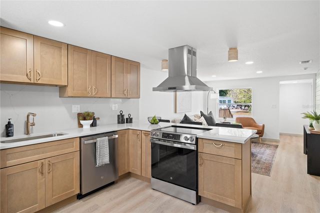 1273 SEDEEVA CIRCLE N, Clearwater, FL 33755