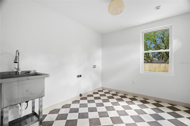 1273 SEDEEVA CIRCLE N, Clearwater, FL 33755