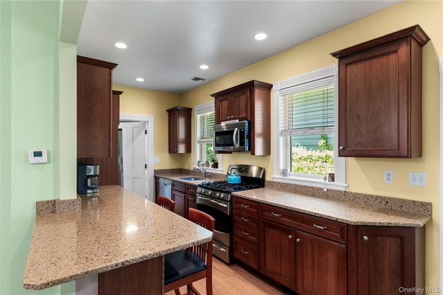 35 4th Avenue, Nyack, NY 10960