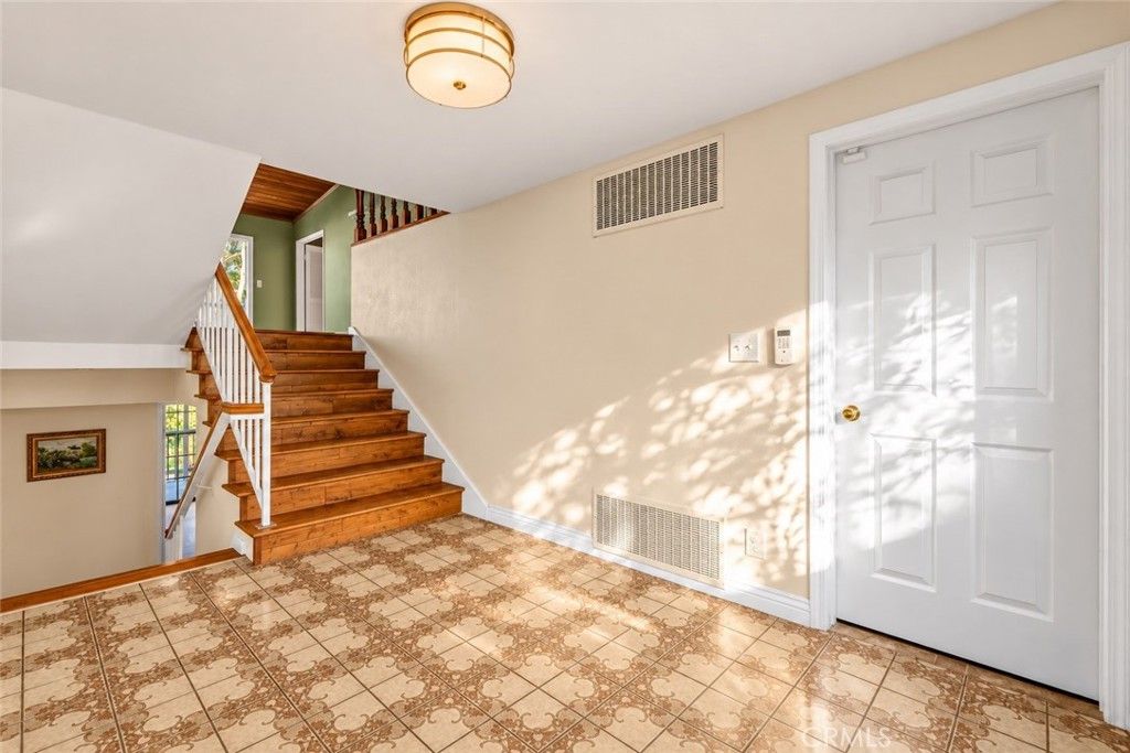 22763 Macfarlane, Woodland Hills, CA 91364 — photo 5