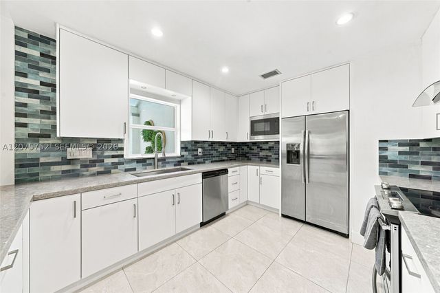 8250 SW 86th Ct, Miami, FL 33143