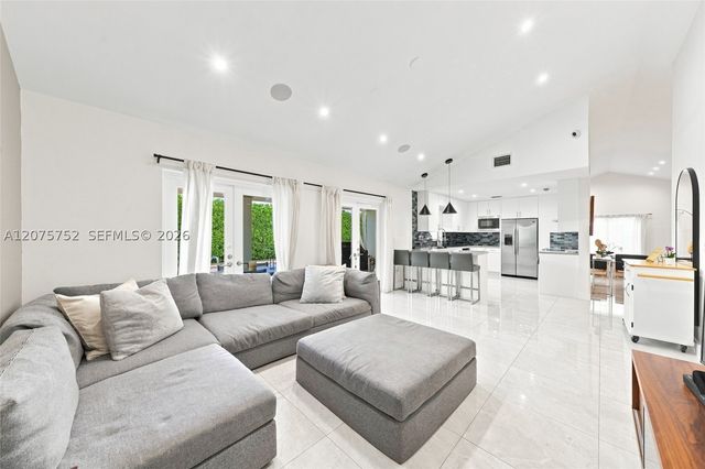8250 SW 86th Ct, Miami, FL 33143