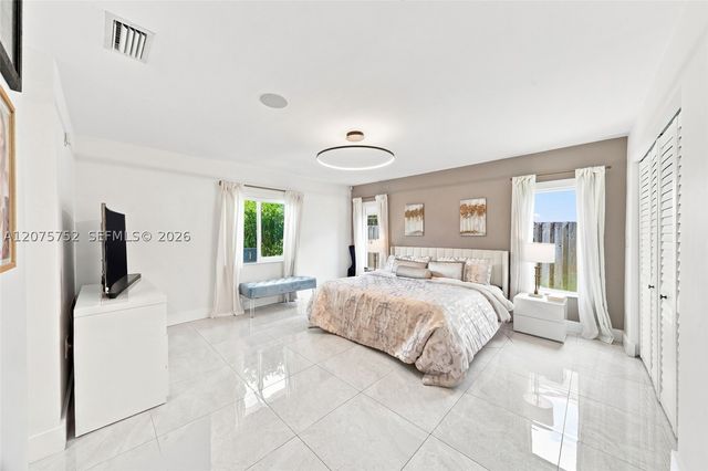 8250 SW 86th Ct, Miami, FL 33143