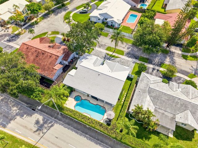 8250 SW 86th Ct, Miami, FL 33143