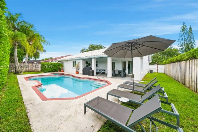 8250 SW 86th Ct, Miami, FL 33143