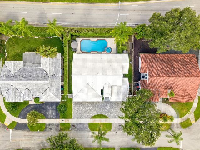 8250 SW 86th Ct, Miami, FL 33143