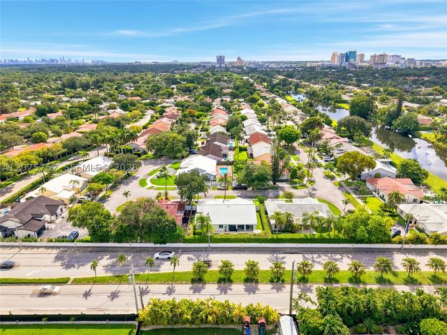 8250 SW 86th Ct, Miami, FL 33143