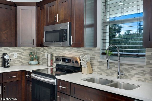 543 20th ST SE, Naples, FL 34117