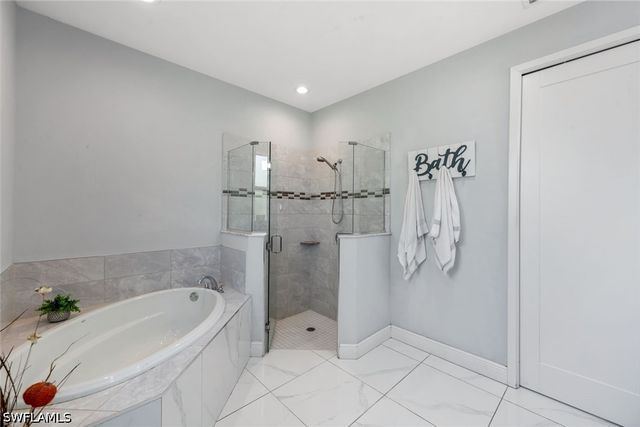 543 20th ST SE, Naples, FL 34117