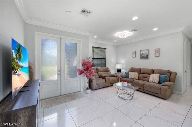 543 20th ST SE, Naples, FL 34117