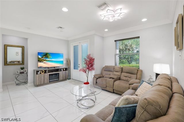 543 20th ST SE, Naples, FL 34117
