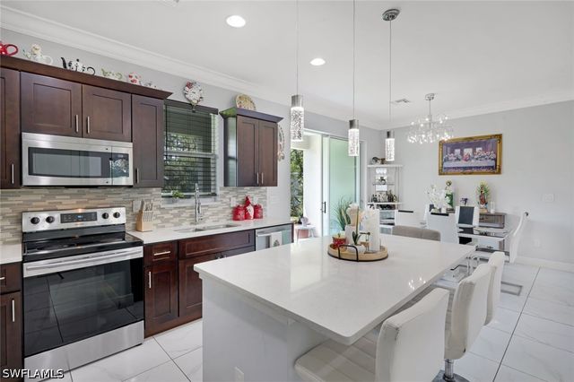 543 20th ST SE, Naples, FL 34117