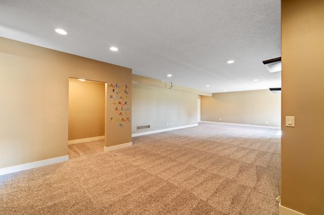 916 NE Silkwood Street, Grimes, IA 50111
