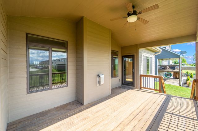 916 NE Silkwood Street, Grimes, IA 50111