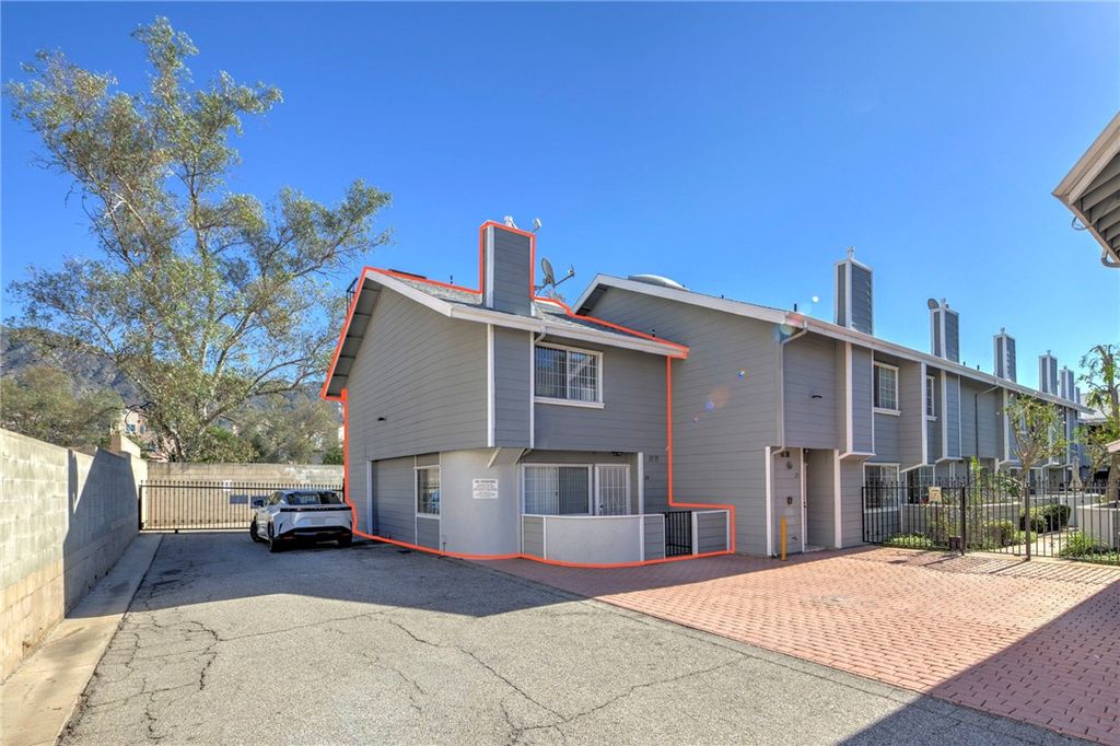 14425 Foothill 24, Sylmar, CA 91342 — photo 2