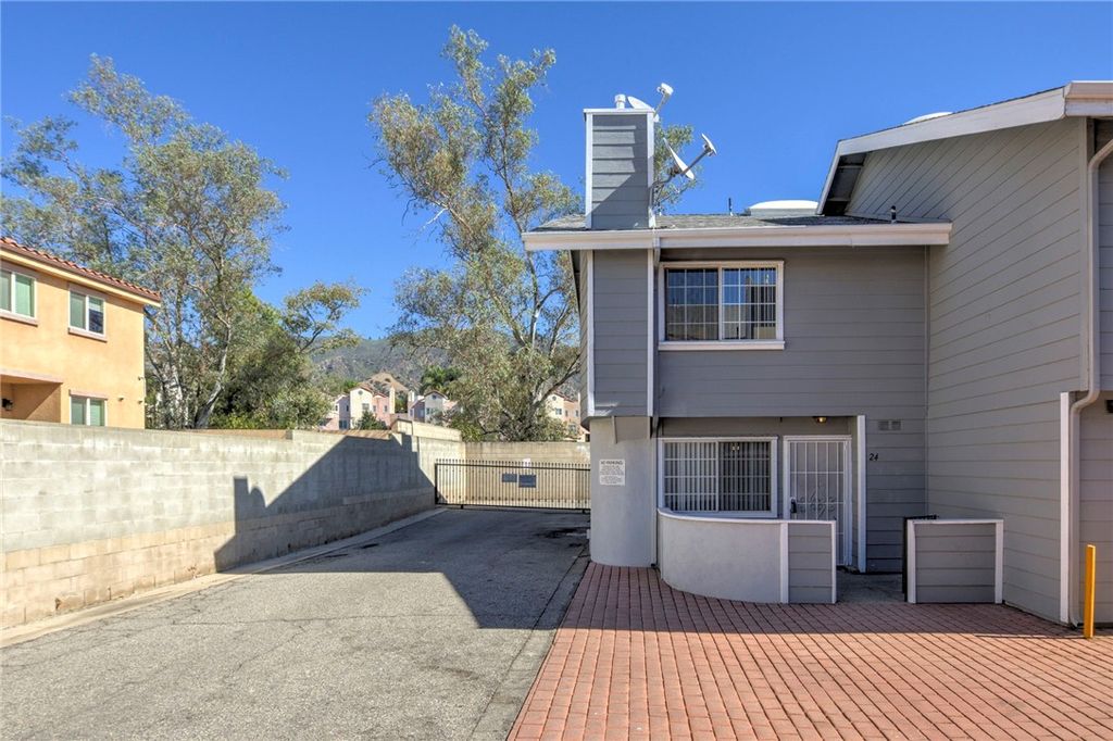 14425 Foothill 24, Sylmar, CA 91342 — photo 4