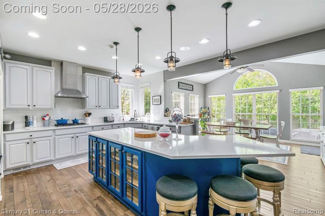 23498 Prescott Lane W, South Lyon, MI 48178
