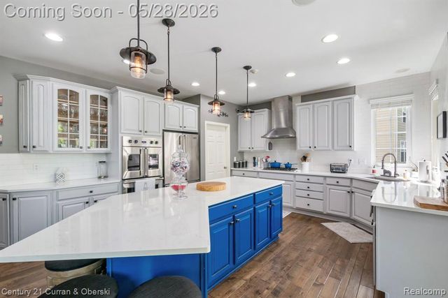23498 Prescott Lane W, South Lyon, MI 48178