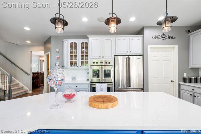 23498 Prescott Lane W, South Lyon, MI 48178