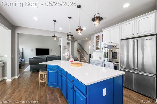 23498 Prescott Lane W, South Lyon, MI 48178