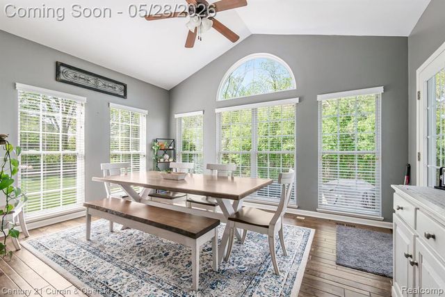 23498 Prescott Lane W, South Lyon, MI 48178