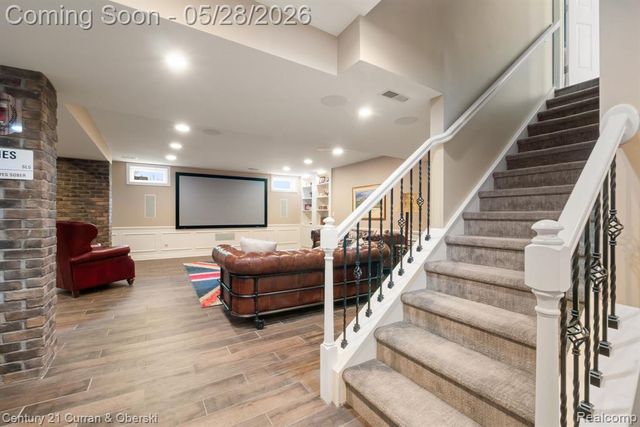 23498 Prescott Lane W, South Lyon, MI 48178