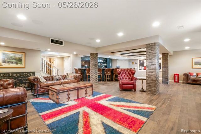 23498 Prescott Lane W, South Lyon, MI 48178