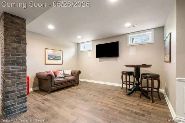 23498 Prescott Lane W, South Lyon, MI 48178