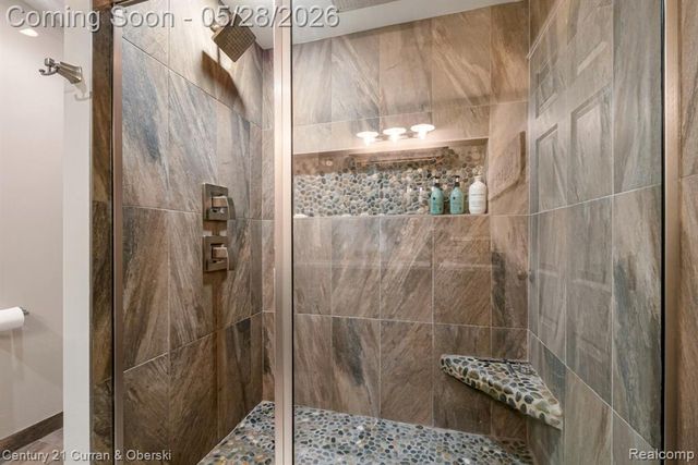 23498 Prescott Lane W, South Lyon, MI 48178