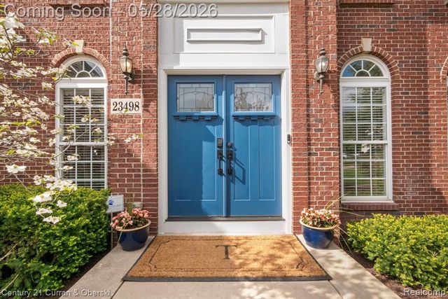 23498 Prescott Lane W, South Lyon, MI 48178