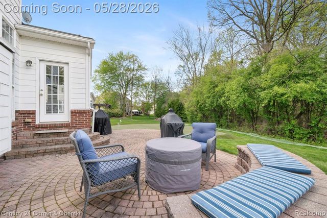 23498 Prescott Lane W, South Lyon, MI 48178