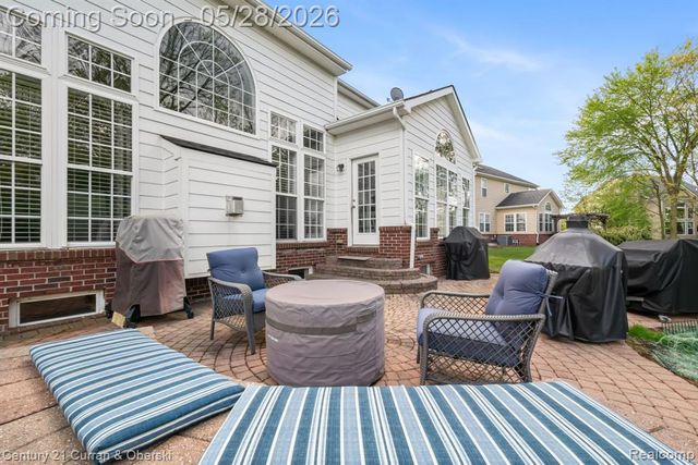 23498 Prescott Lane W, South Lyon, MI 48178
