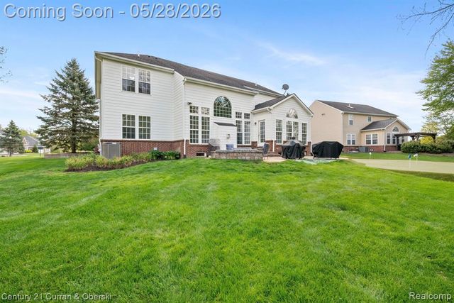 23498 Prescott Lane W, South Lyon, MI 48178