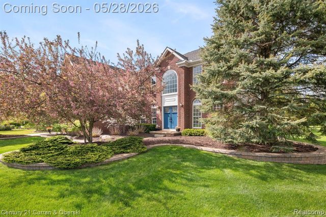 23498 Prescott Lane W, South Lyon, MI 48178