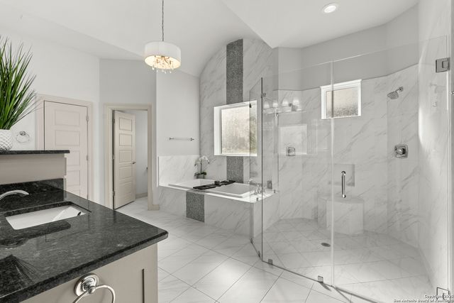 302 Majestic Bluff, San Antonio, TX 78258