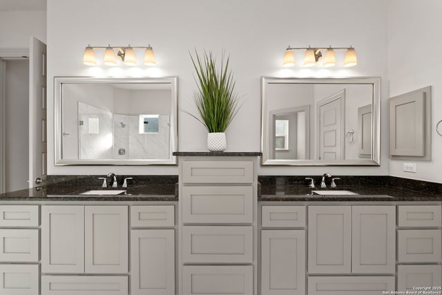 302 Majestic Bluff, San Antonio, TX 78258