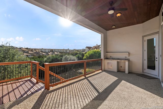 302 Majestic Bluff, San Antonio, TX 78258