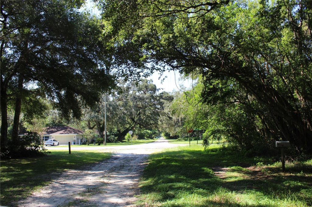 GRAND AVENUE, Brooksville, FL 34604