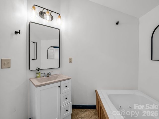 701 Azalea Avenue, Black Mountain, NC 28711