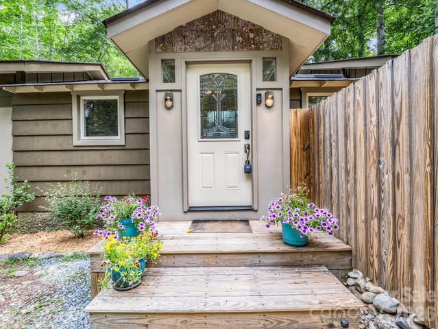 701 Azalea Avenue, Black Mountain, NC 28711