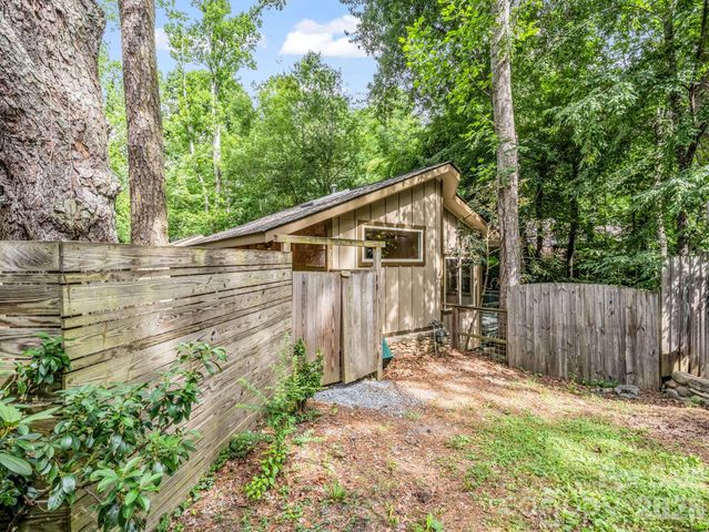 701 Azalea Avenue, Black Mountain, NC 28711